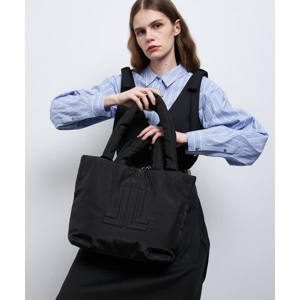 ランバン オン ブルー（LANVIN en Bleu）/パデッドロゴBIGバッグ