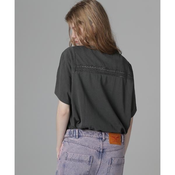 アヴィレックス（AVIREX）/《直営店限定》LACE DETAILS EMBROIDERY T−SHIRT／レースディテール刺繍T