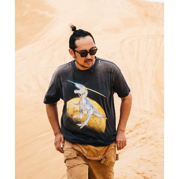 ロイヤルフラッシュ（ FLASH）/SAINT MICHAEL／セントマイケル／SRYM_SS TEE／T−REX／BLACK