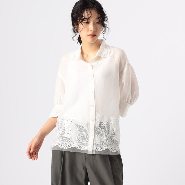 ギャバジン K．T（Gabardine K．T）/ラミーコットンエンブロイダリー シアー刺繍のシンプルシャツ