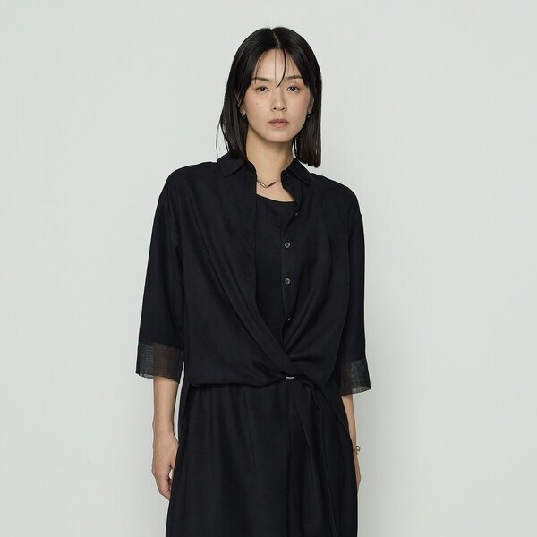 ギャバジン K．T（Gabardine K．T）/ポリスエード タンクトップ付きブラウス