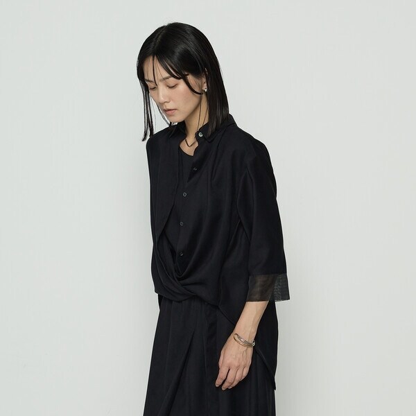 ギャバジン K．T（Gabardine K．T）/ポリスエード タンクトップ付きブラウス
