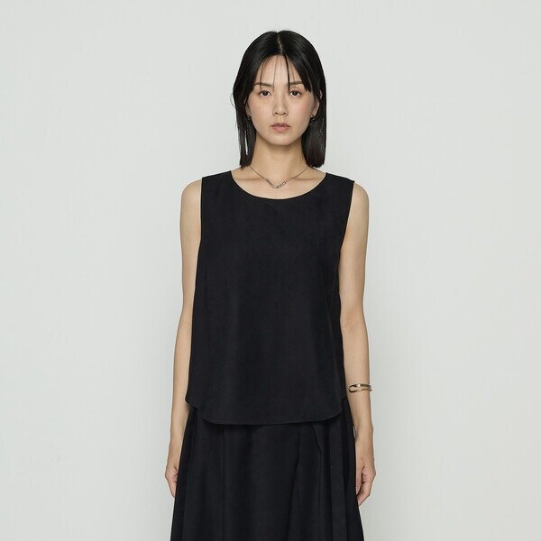 ギャバジン K．T（Gabardine K．T）/ポリスエード タンクトップ付きブラウス