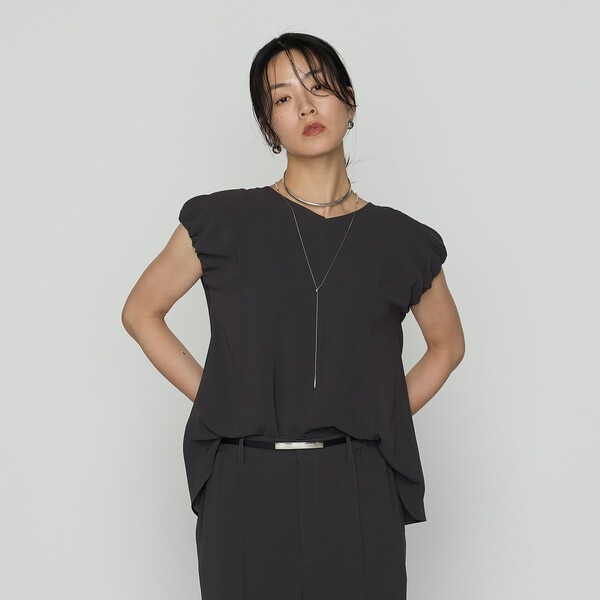 K．T キヨコ タカセ（K．T KIYOKO TAKASE）/バックサテンジョーゼット ギャザースリーブプルオーバー