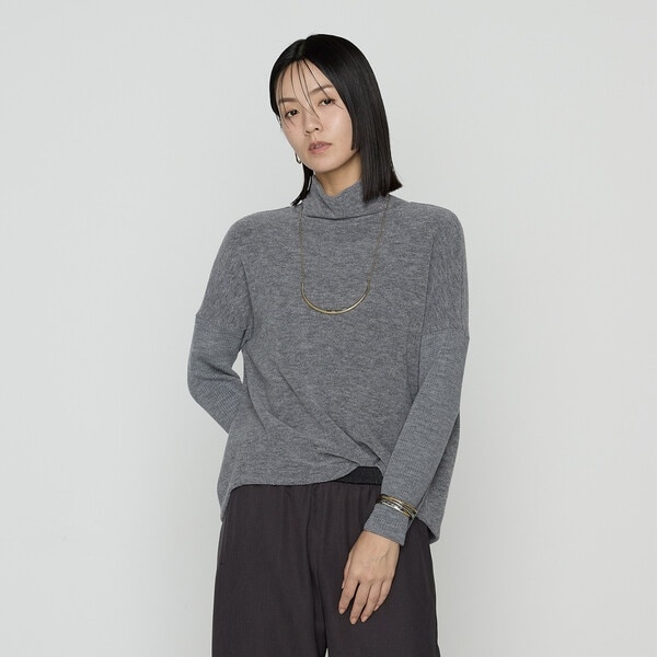 K．T キヨコ タカセ（K．T KIYOKO TAKASE）/ウールブークレー  ボトルネックプルオーバー