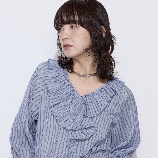 K．T キヨコ タカセ（K．T KIYOKO TAKASE）/シワ加工ストライプ ラッフルシャツブラウス_10