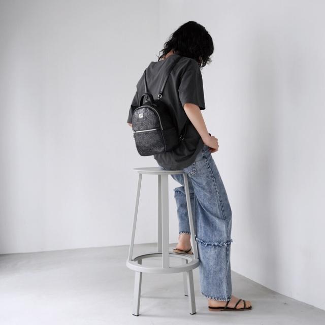 ジェイダ（GYDA）/GYDA エンボス ミニリュック GY−B216の通販はau PAY