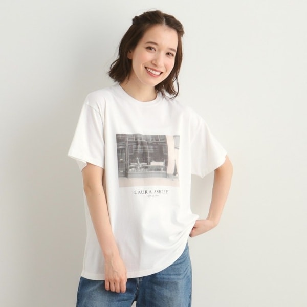 ローラ アシュレイ（LAURA ASHLEY）/【STORY掲載！大人気！日本製Laura Ashley ヒストリーフォト】 第一号店 フォトTシャツ
