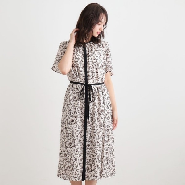 ローラ アシュレイ（LAURA ASHLEY）/【二の腕カバー／同柄アイテムあり】アイロンワーク スクロール柄ワンピース