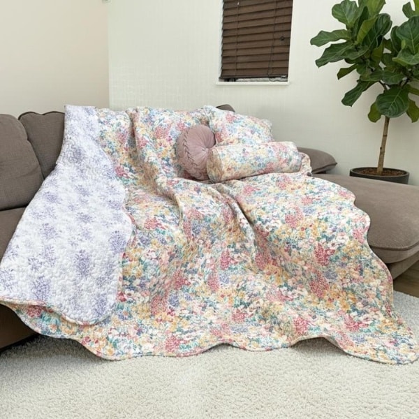 ローラ アシュレイ（LAURA ASHLEY）/エヴァリンガムメドウ柄 水洗いキルトマルチカバー 200×200cm