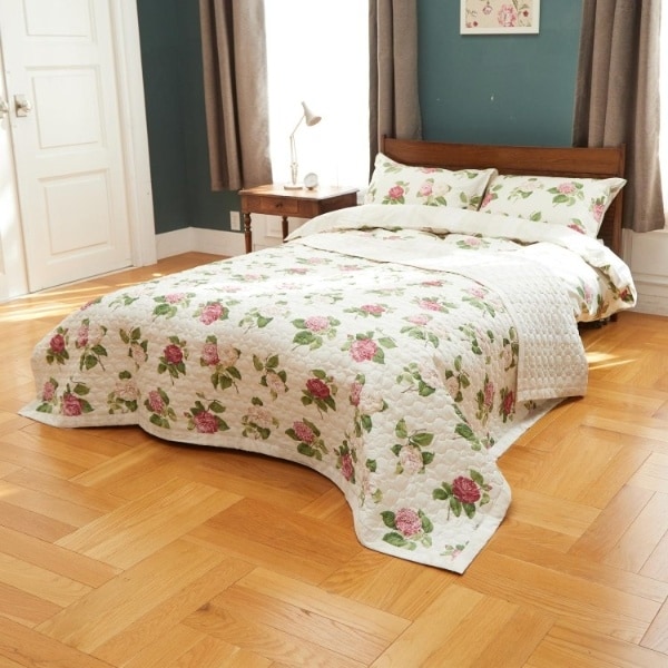 ローラ アシュレイ（LAURA ASHLEY）/カミール柄 キルトマルチカバー 200×200cm