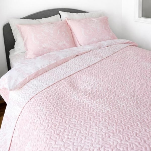 ローラ アシュレイ（LAURA ASHLEY）/ジョゼッテ柄／ペールシクラメン キルトマルチカバー 250×200cm