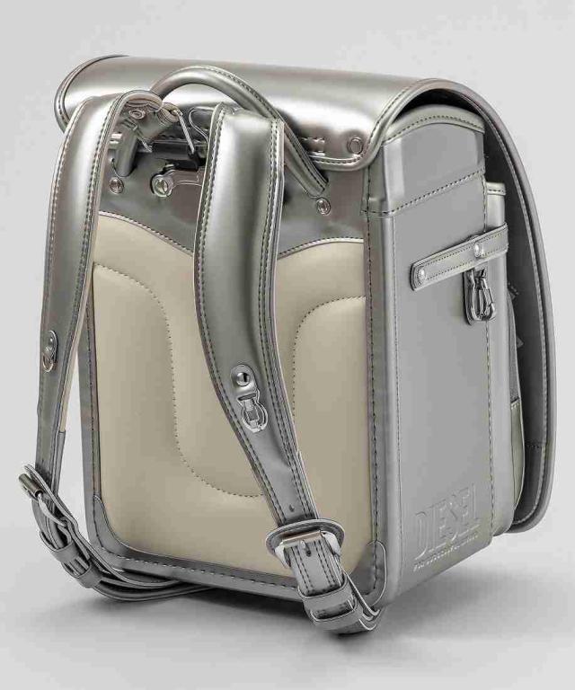 DIESEL(ディーゼル)
シルバー/ブラック
 チェーンピアス 専用ボックス付 ディーゼル（DIESEL）/DIESEL(ディーゼル)D−MARK(ディーマーク