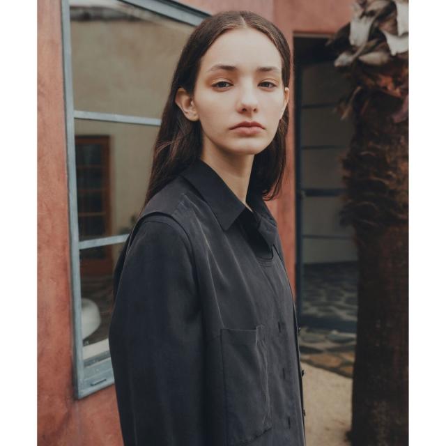 サロン アダム エ ロペ（SALON adam et rope’ ）/[25SS]GENTLE SILKジレ【セットアップ対応】_1