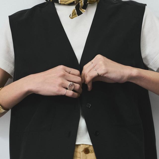 サロン アダム エ ロペ（SALON adam et rope’ ）/[25SS]GENTLE SILKジレ【セットアップ対応】_16