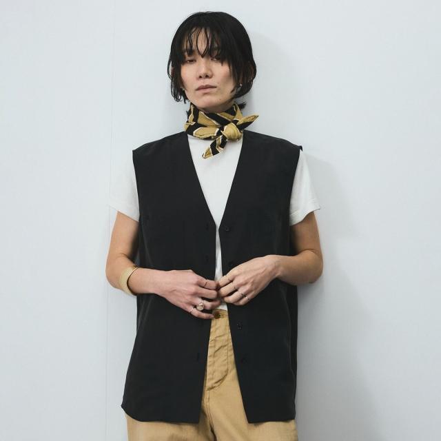サロン アダム エ ロペ（SALON adam et rope’ ）/[25SS]GENTLE SILKジレ【セットアップ対応】_17