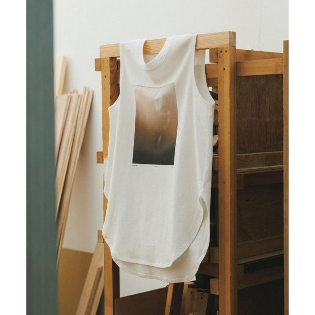 サロン アダム エ ロペ（SALON adam et rope’ ）/Yasuko Hirano / 平野泰子 ARTプリントノースリーブT