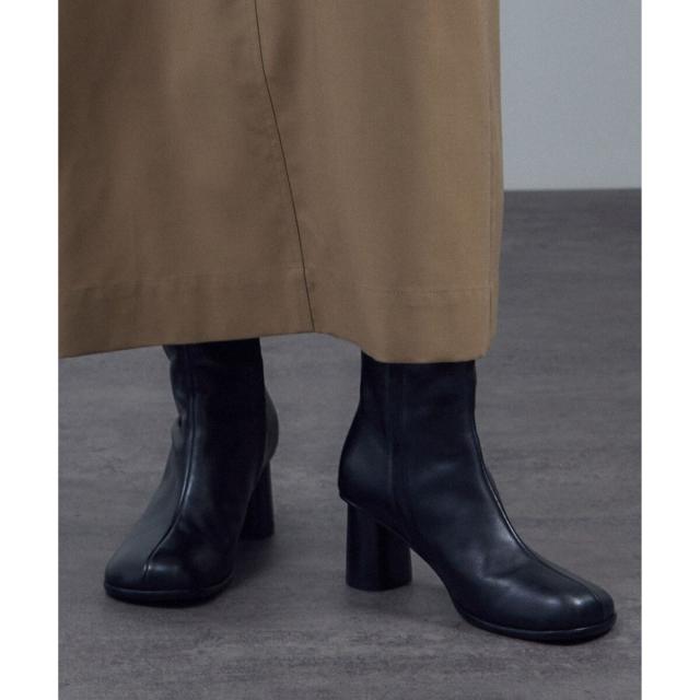 サロン アダム エ ロペ（SALON adam et rope’ ）/【WEB限定】レザースクエアトゥヒールショートブーツ_1