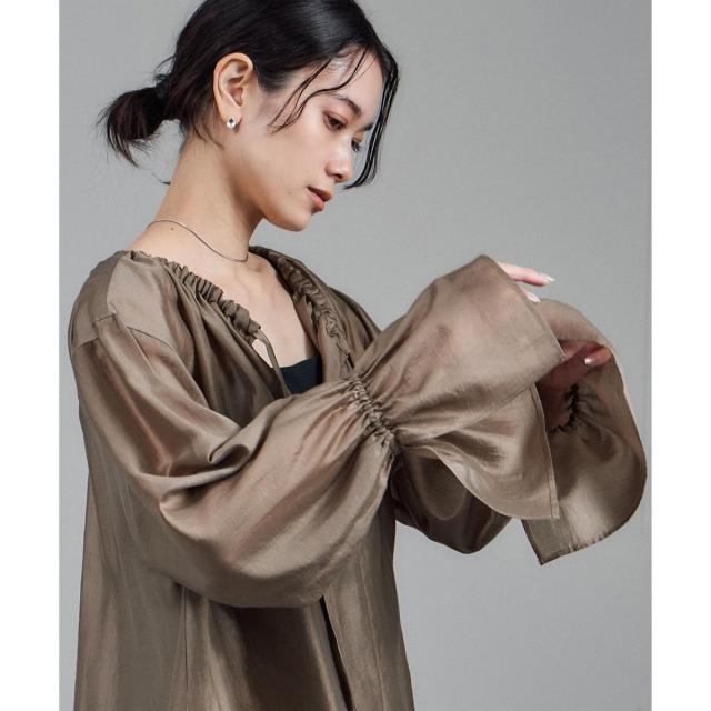 サロン アダム エ ロペ（SALON adam et rope’ ）/【WEB限定】2WAYシアーリュクスギャザーブラウス