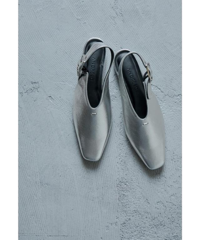 ニアナ（niana）/バックルストラップフラットシューズ