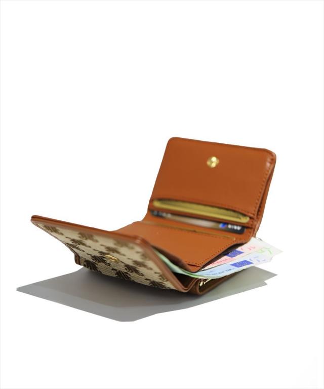 MCM財布 ガマ口 （MCM - MCM 折り財布 がま口 ロゴ金具 レザー