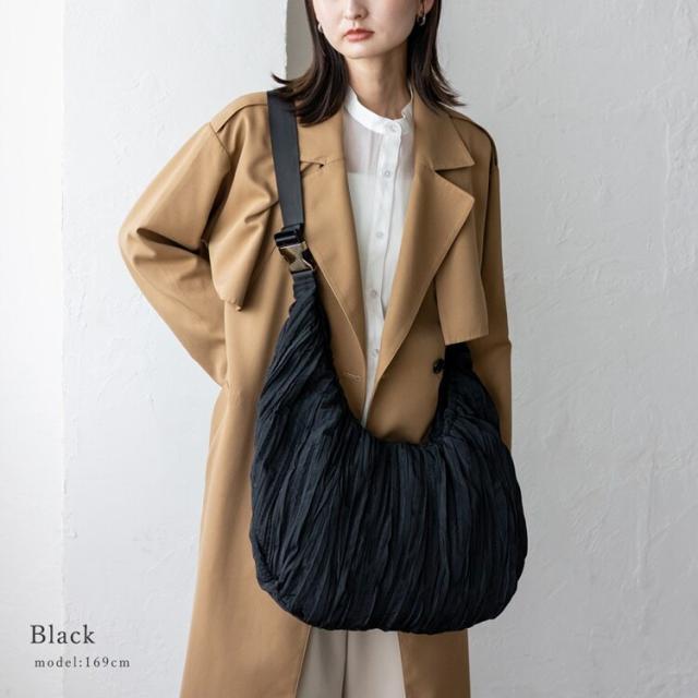 ヴィータフェリーチェ（VitaFelice）/プリーツワンショルダーバッグ【Depral/デプラル】