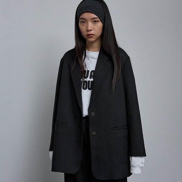 ノミネ オーバーサイズ レザーテーラードジャケット ブラック ノミネ オーバーサイズ レザーテーラードジャケット ブラック