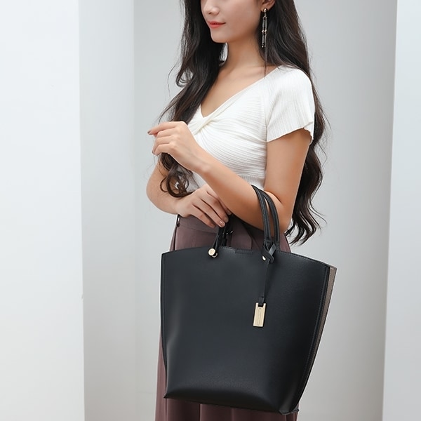 マーキュリーデュオ（MERCURYDUO ）/チャーム付き配色軽量ラージトートバッグ