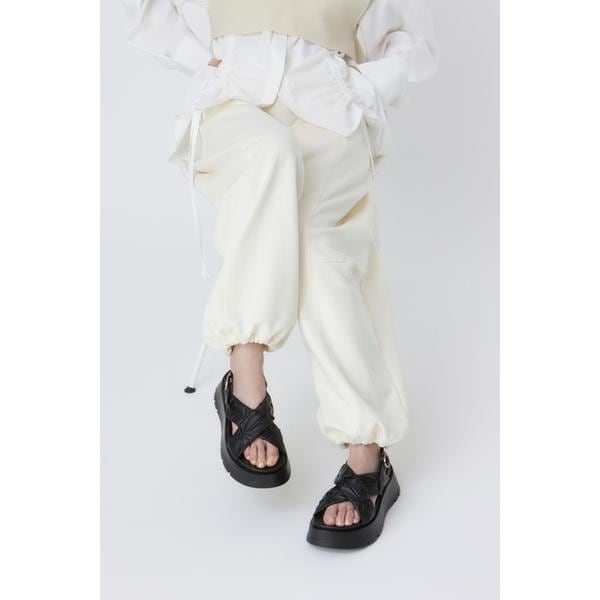 スタッカート（STACCATO）/クロスベッセルサンダル