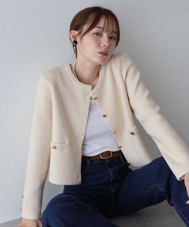 ブルーイースト（BLUEEAST）/金ボタンノーカラーニットジャケットの