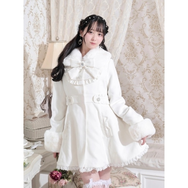 新品タグ付♡ノエミー♡ ヨークフリルドレッシープリンセスコート♡ホワイト♡ ノエミー（NOEMIE）/ヨークフリルドレッシープリンセスコートの通販は