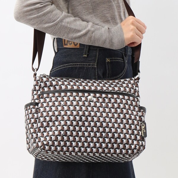 エル スポーツ/【ELLE SPORT】普段使いや旅行におすすめな軽量ショルダーバック エル スポーツ/【ELLE SPORT】普段使いや旅行におすすめな軽量