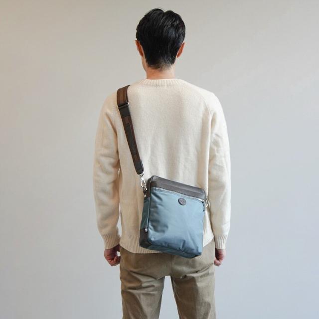 オロビアンコ（Orobianco）/【A5サイズ】ショルダーバッグ