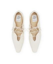 エマフランシス（Emma Francis）/フラワーカット レースアップパンプス