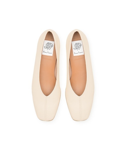 エマフランシス（Emma Francis）/センターシーム ゴールドライン パンプス