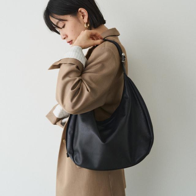 ラシット（russet）/ソフトレザーラウンドビッグショルダー