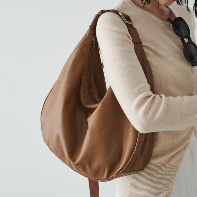 M*o様 【新品】russet ラシット スエードシンプルショルダー ブラウン ラシット（russet）/ソフトレザーラウンドビッグショルダー
