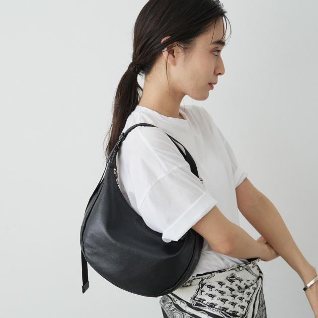 ラシット（russet）/ソフトレザーラウンドショルダーバッグ〈UNISEX