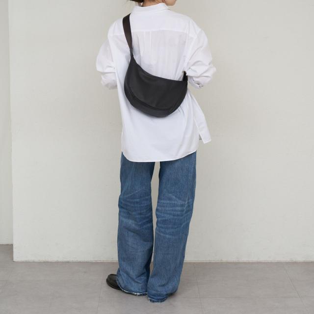 ラシット（russet）/ソフトレザーラウンドショルダーバッグ〈UNISEX