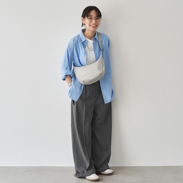 ラシット（russet）/ソフトレザーラウンドショルダーバッグ〈UNISEX