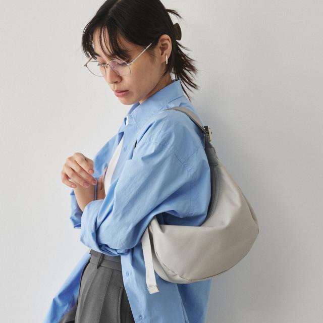 ラシット（russet）/ソフトレザーラウンドショルダーバッグ〈UNISEX