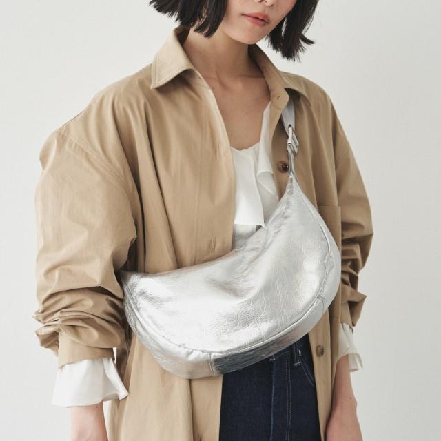 ラシット（russet）/ソフトレザーラウンドショルダーバッグ〈UNISEX