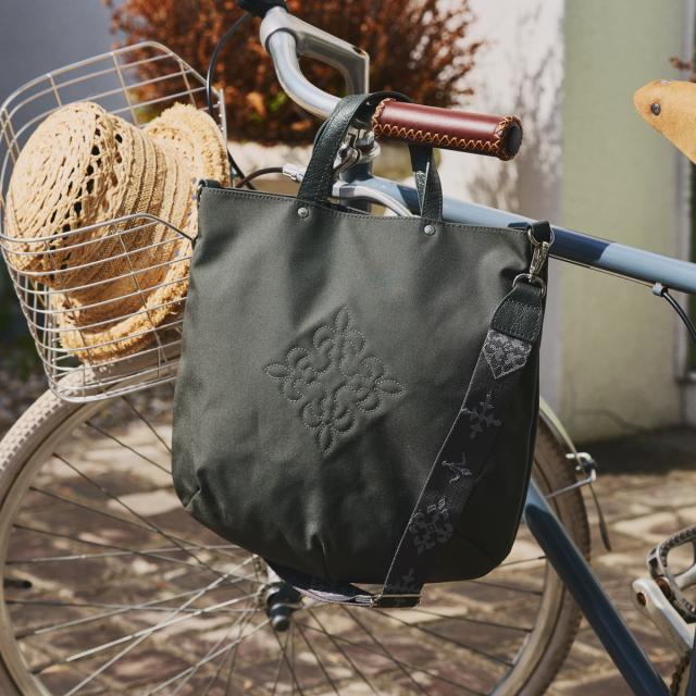 russet ラシット トートバッグ ラシット（russet）/〈新色追加〉スリム2WAYトートバッグ ＜ナイロン