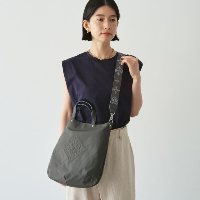 ラシット（russet）/〈新色追加〉スリム2WAYトートバッグ ＜ナイロン