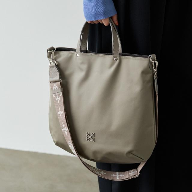 エムエムシックス ロゴプリントキャンバストートバッグ 中古 BS99