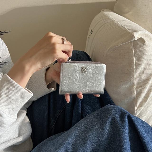 ラシット（russet）/ミニモノグラムプレートハーフウォレット(SO−421