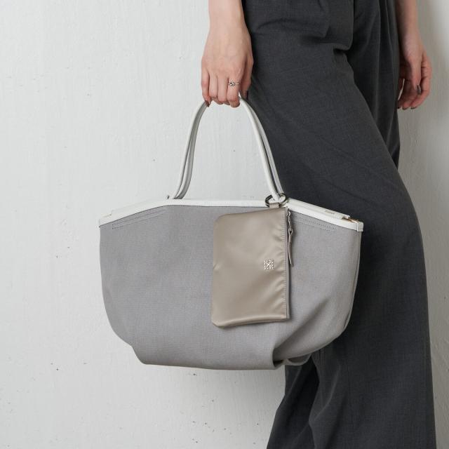 ラシット（russet）/カラビナ付きスクエアフラットポーチ(Z−207)の