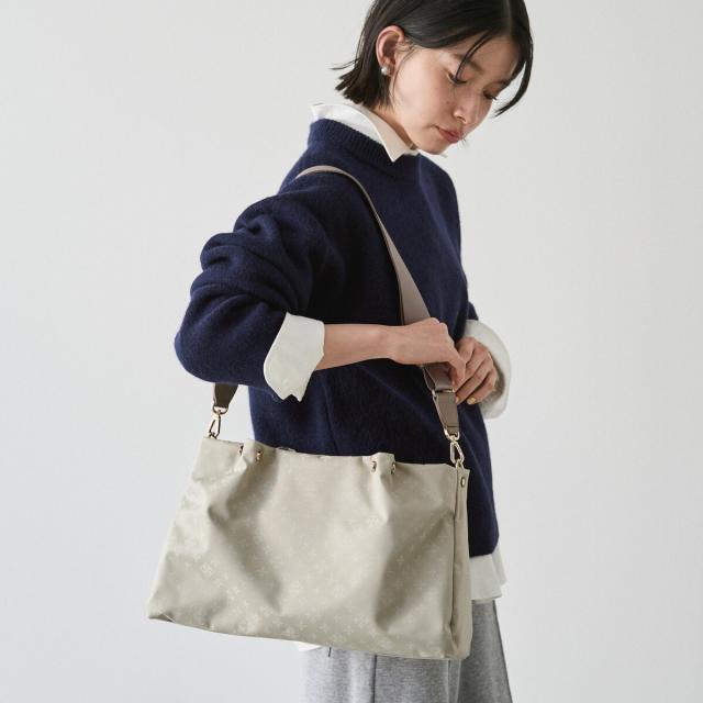 ラシット（russet）/三層2wayトートバッグ M(CE−1586)の通販はau PAY