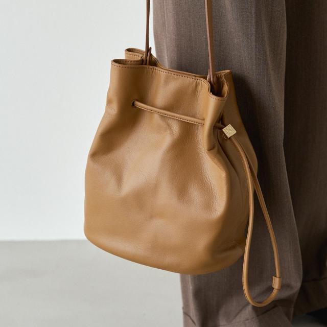ラシット（russet）/レザー巾着バケットバッグ(CE−1614)