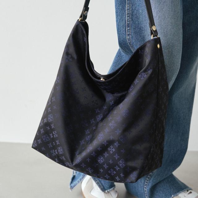 ラシット（russet）/モノグラムナイロンジャガード 縦長2WAYショルダー